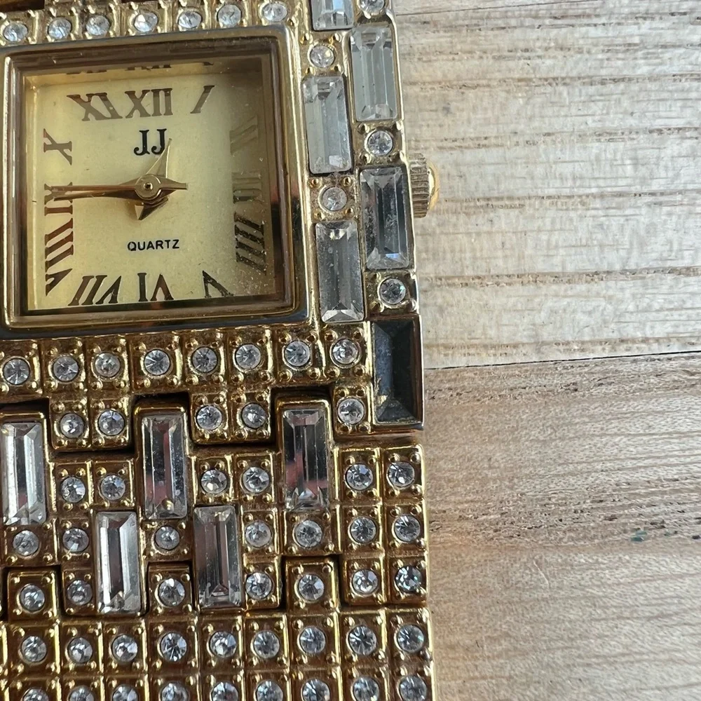 JJ ladies gold tone cocktail bracelet watchNEW BATTERY